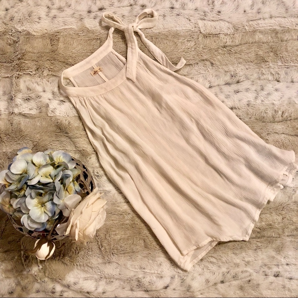 🤩: Hollister Linen Top
